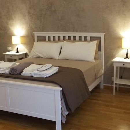 Residenza Leon Bed & Breakfast Castelnuovo del Garda Exterior photo