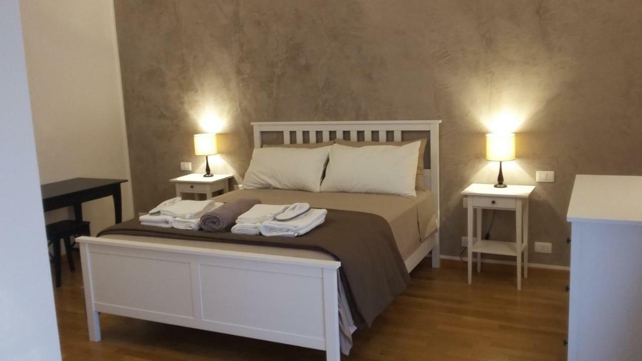 Residenza Leon Bed & Breakfast Castelnuovo del Garda Exterior photo